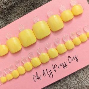 Press-On Toe Nails with application kit